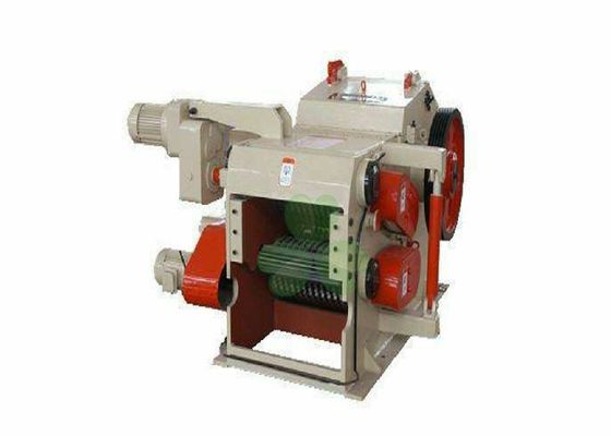 China Máquina de madeira dura do Pulverizer, design compacto da máquina do triturador do ramo de árvore fornecedor